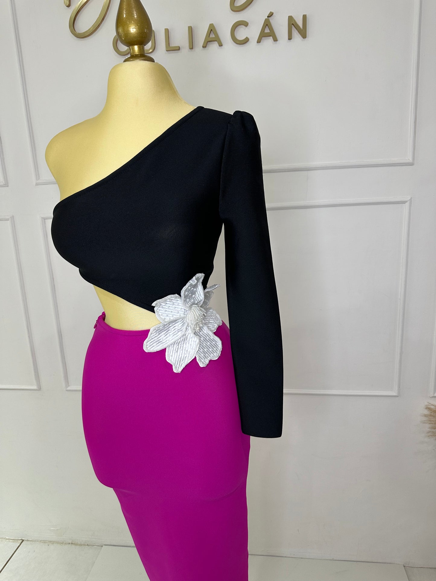 Vestido. Bandage rosa/negro