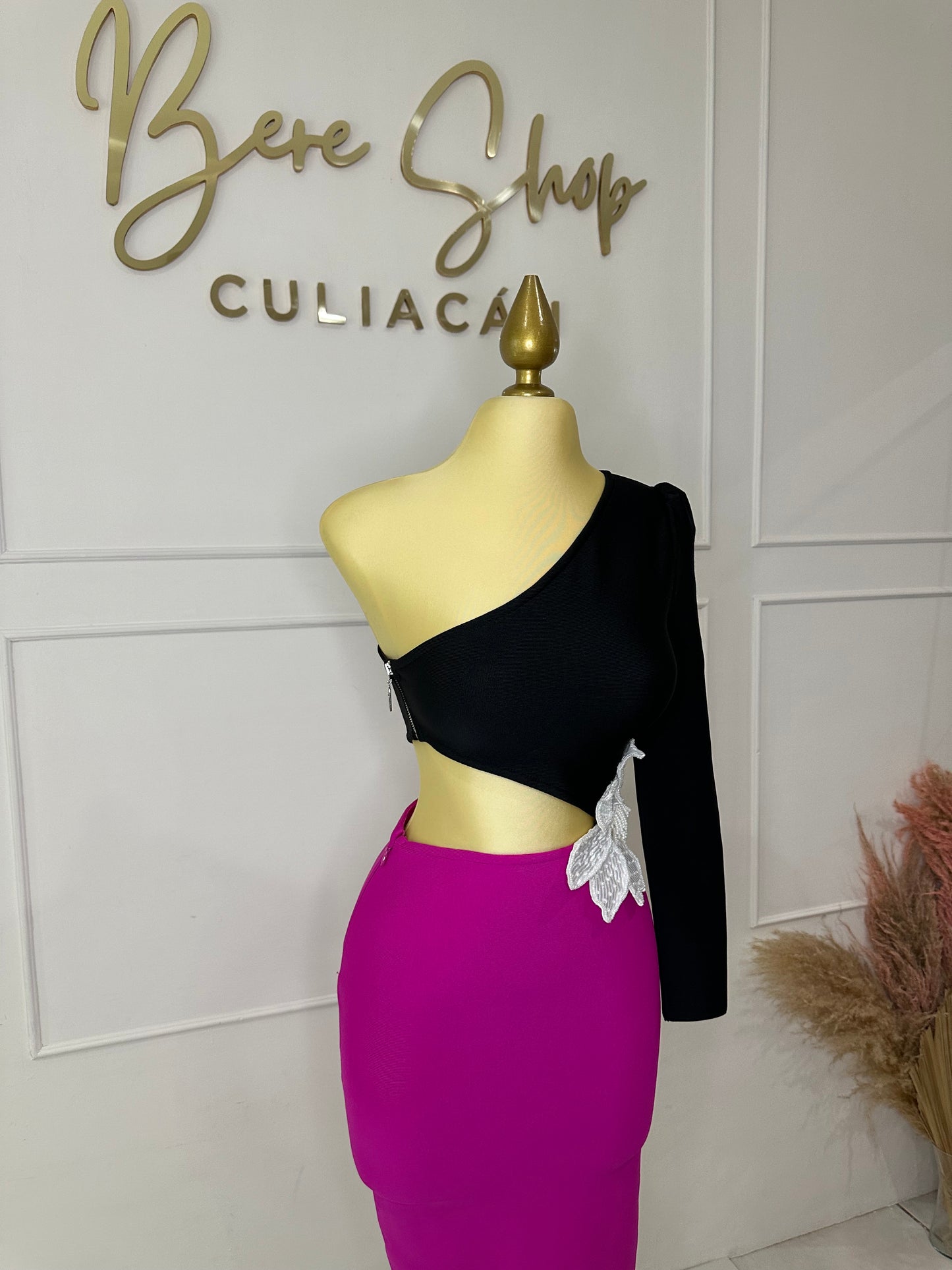 Vestido. Bandage rosa/negro
