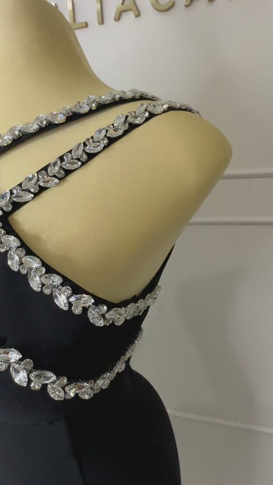 Vestido negro con piedras